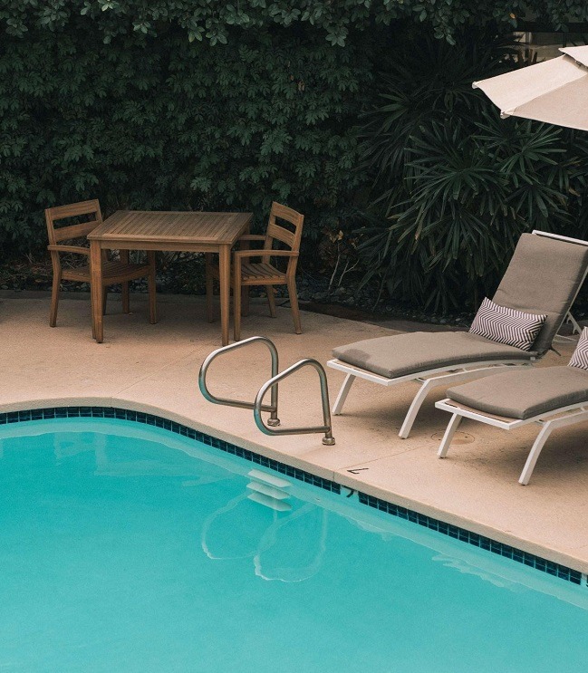 Are Swimming Pools Covered by Homeowners Insurance in Texas?