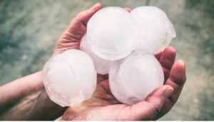Daños por Granizo en Texas: ¿Está cubierto por un Seguro de Hogar o de Automóvil?